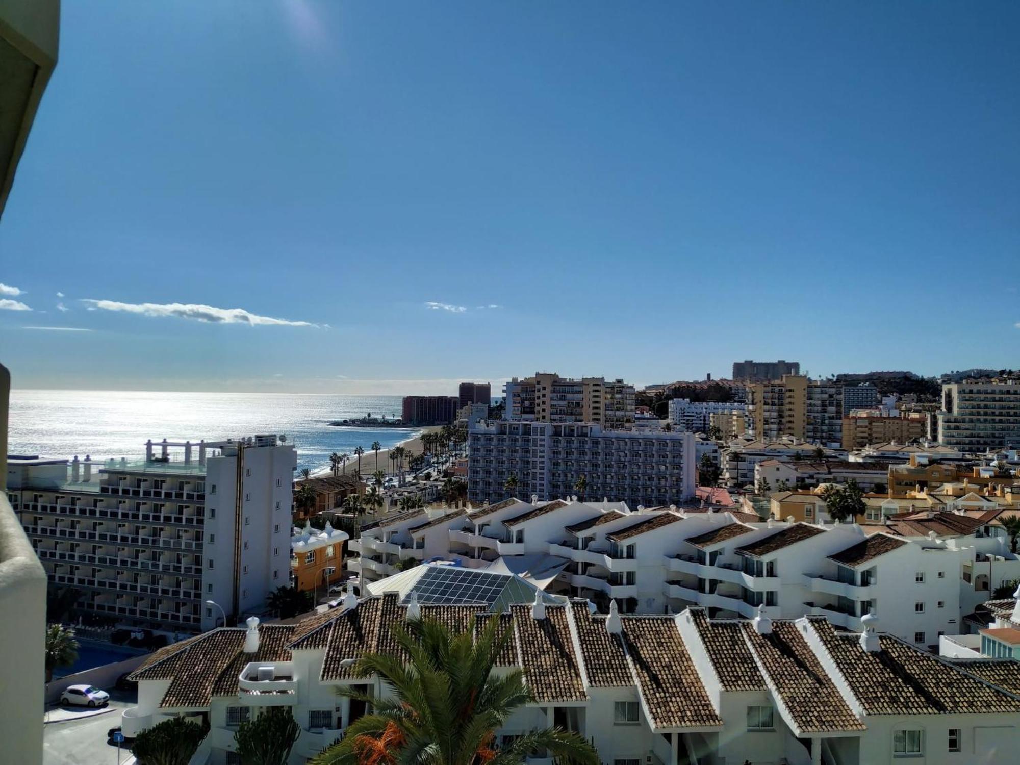 Deluxe Apartment In Benalbeach With Beach Views Benalmádena Eksteriør billede